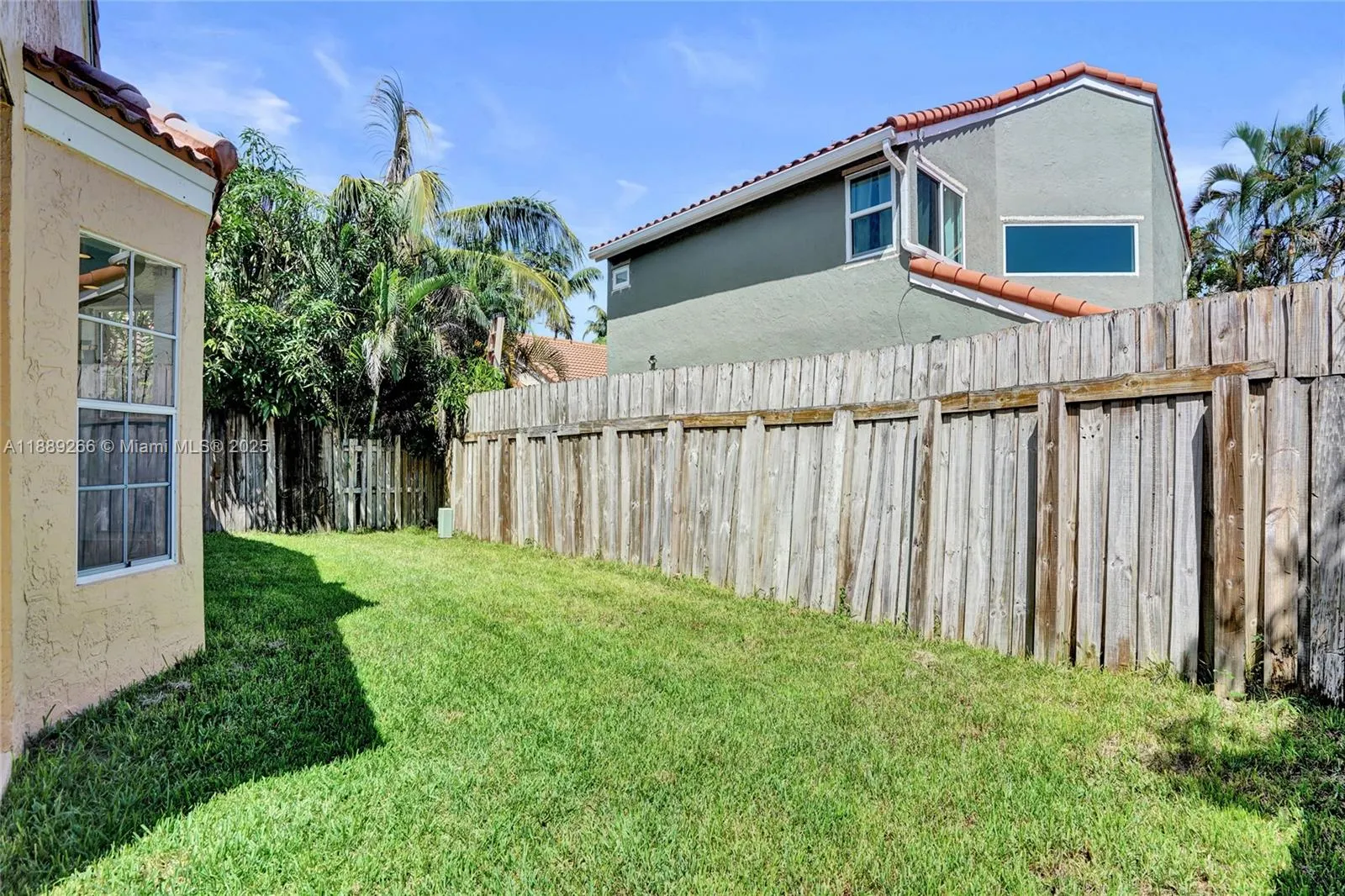 1405 Seagrape Cir