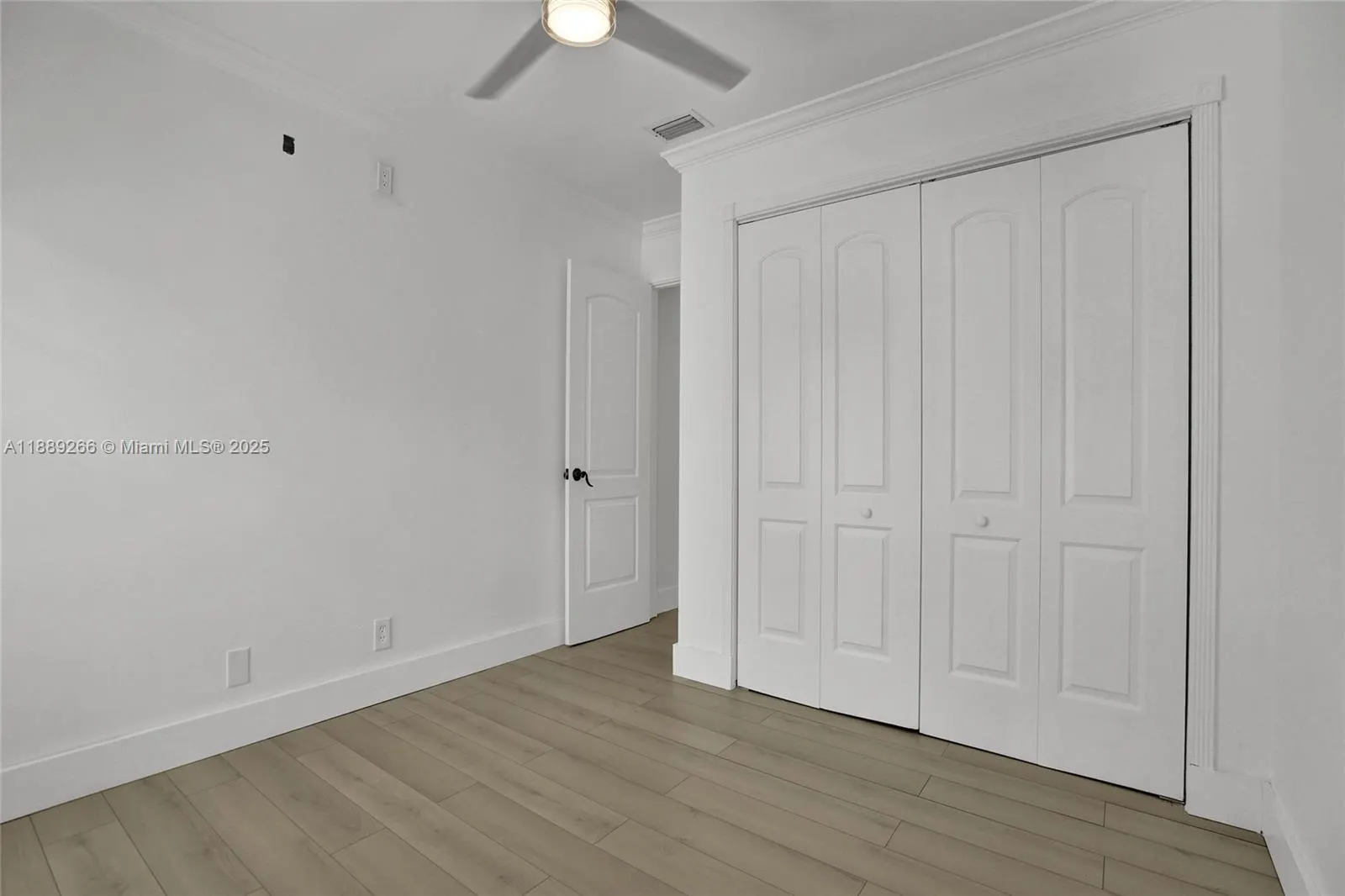 1405 Seagrape Cir