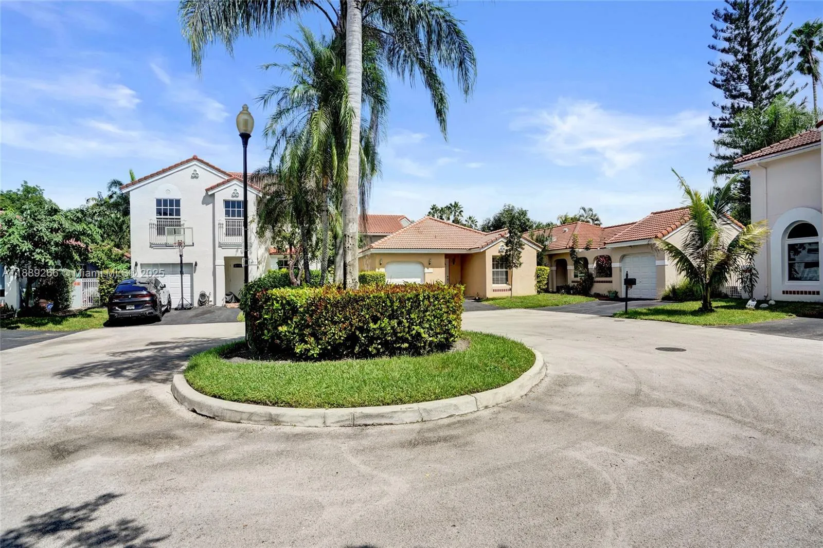 1405 Seagrape Cir