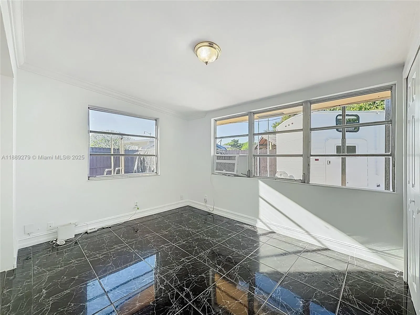 4161 NE 15th Ter, #0