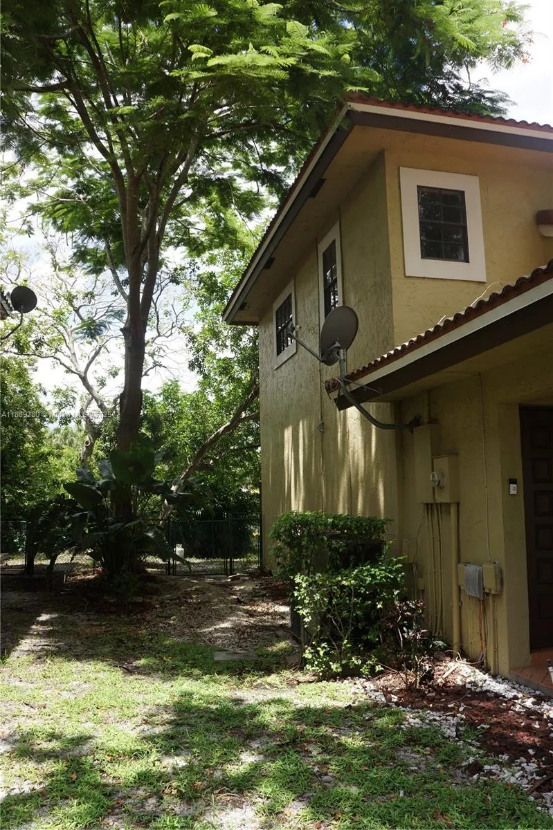 11 SW 94th Ter, #2