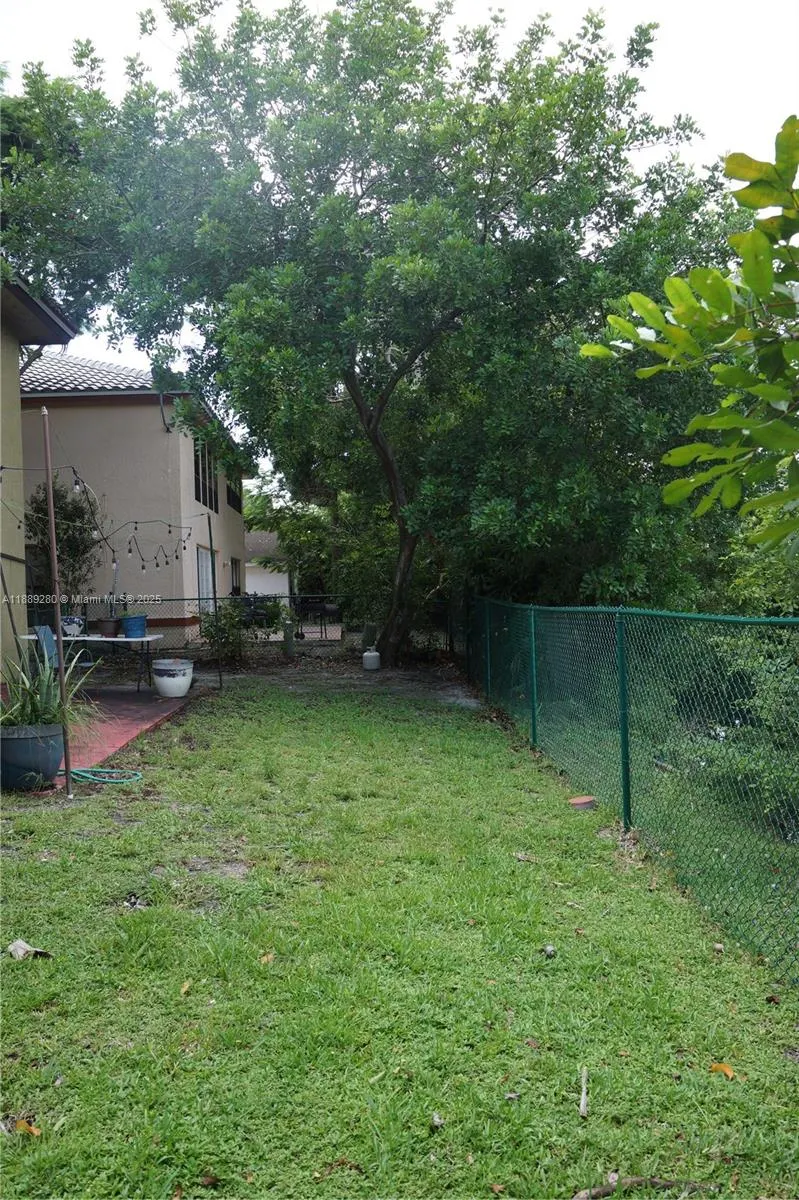 11 SW 94th Ter, #2