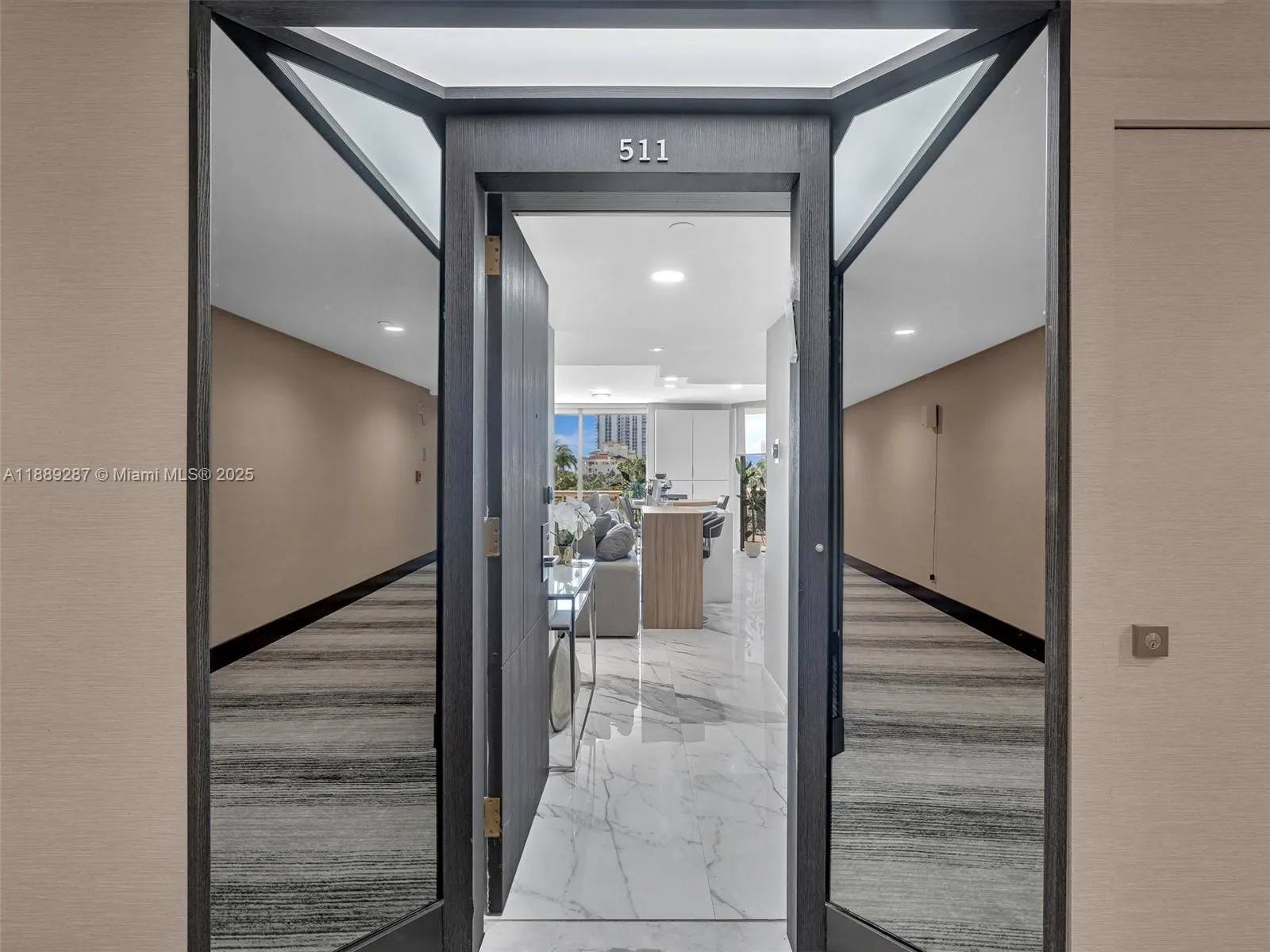20191 E Country Club Dr, #511