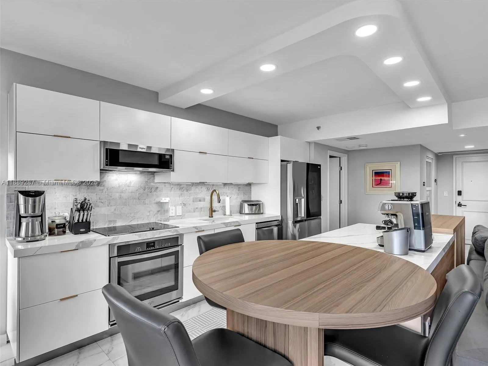 20191 E Country Club Dr, #511