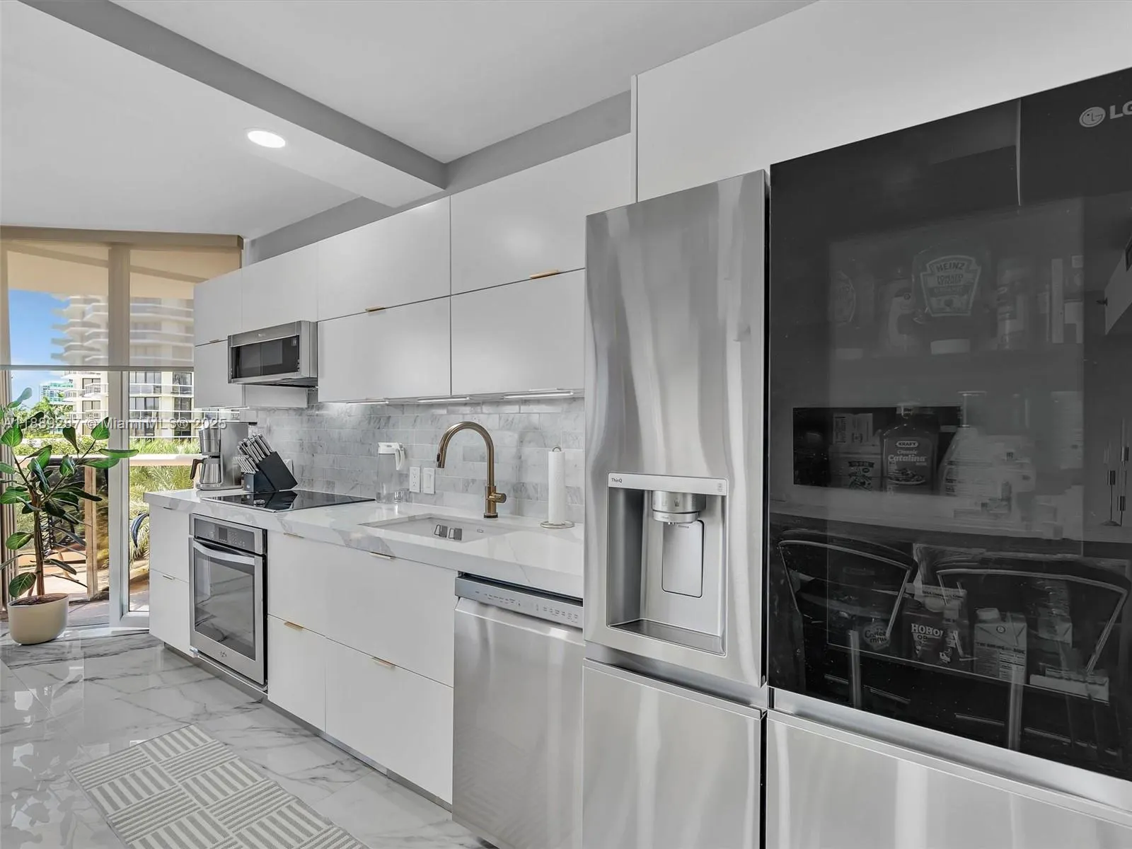 20191 E Country Club Dr, #511