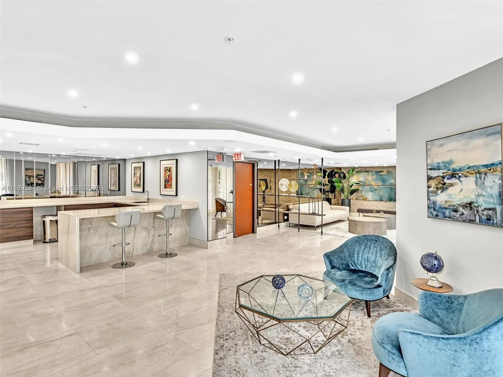 20191 E Country Club Dr, #511