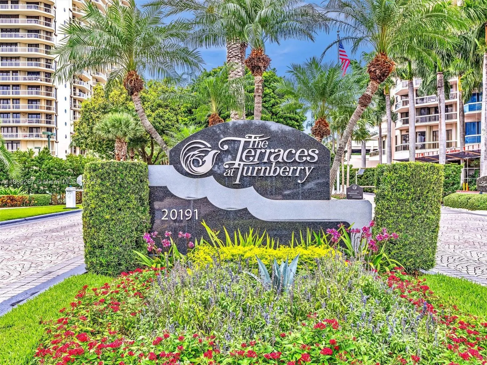 20191 E Country Club Dr, #511