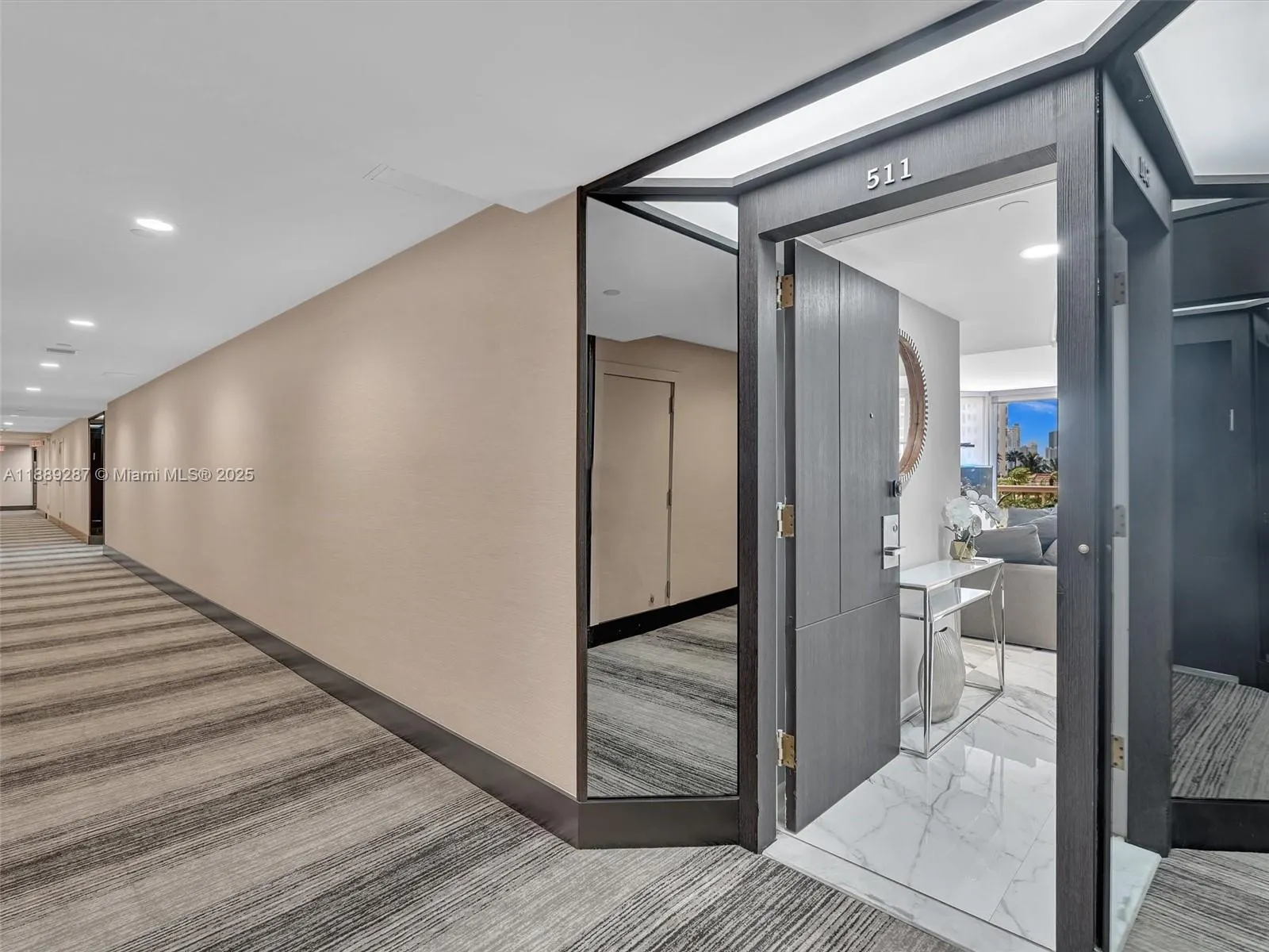 20191 E Country Club Dr, #511
