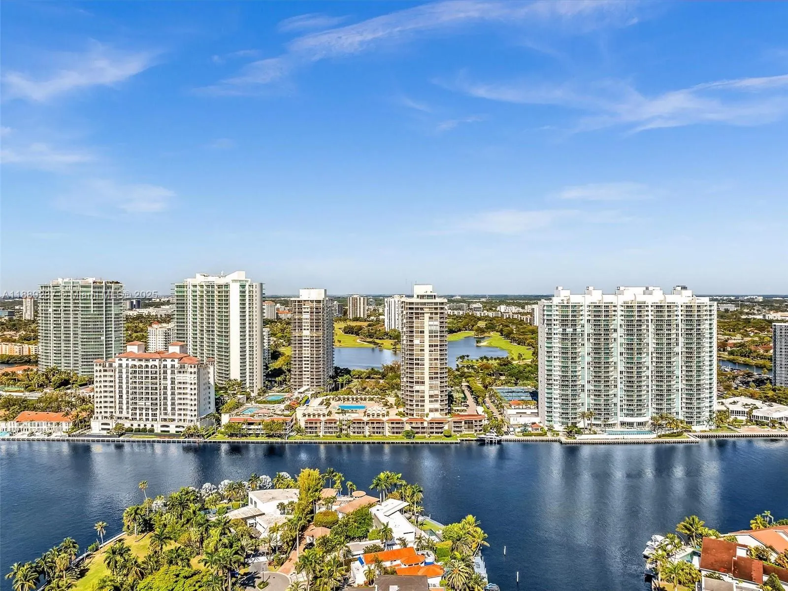 20191 E Country Club Dr, #511