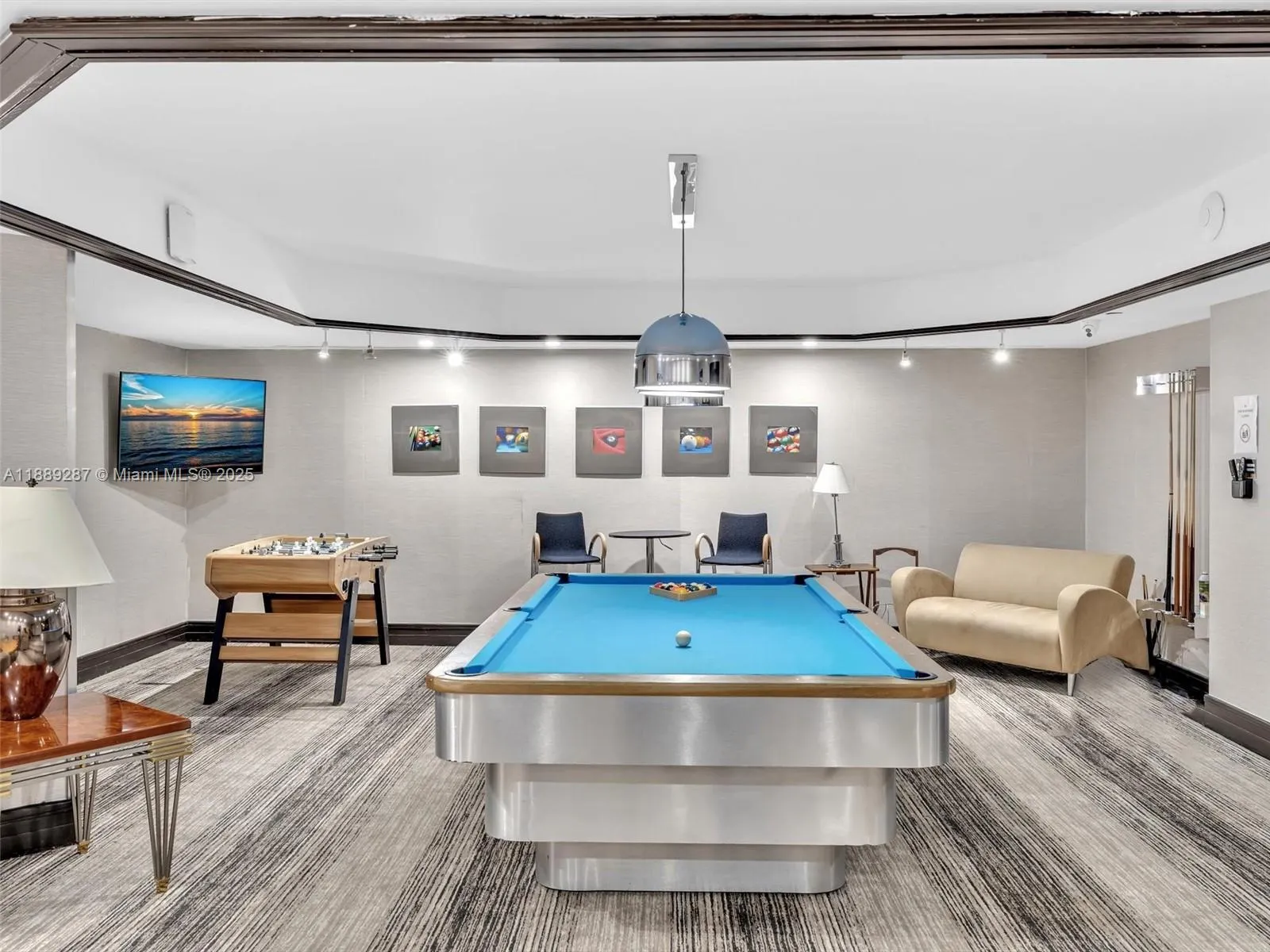 20191 E Country Club Dr, #511