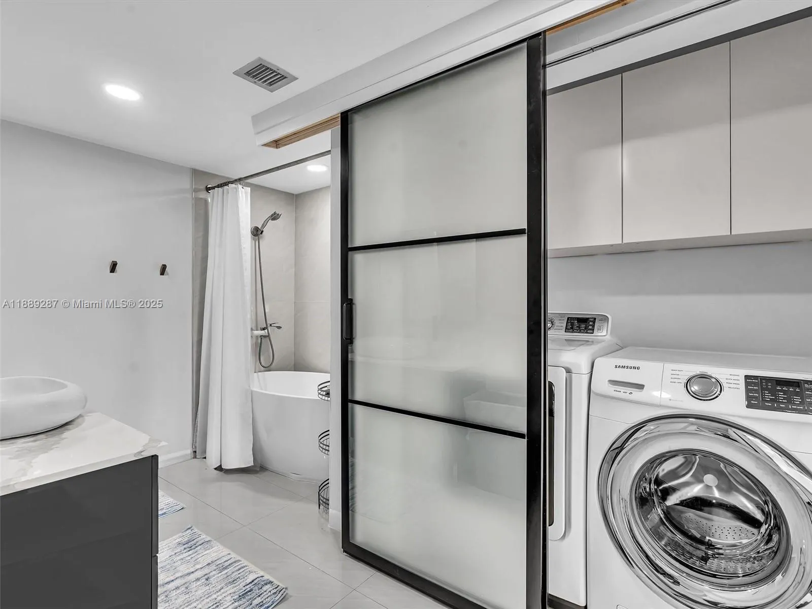 20191 E Country Club Dr, #511
