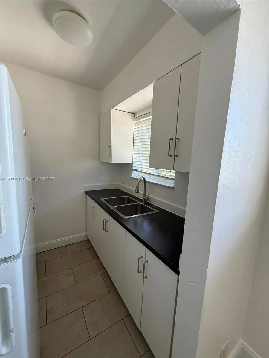 7155 Rue Notre Dame, #6