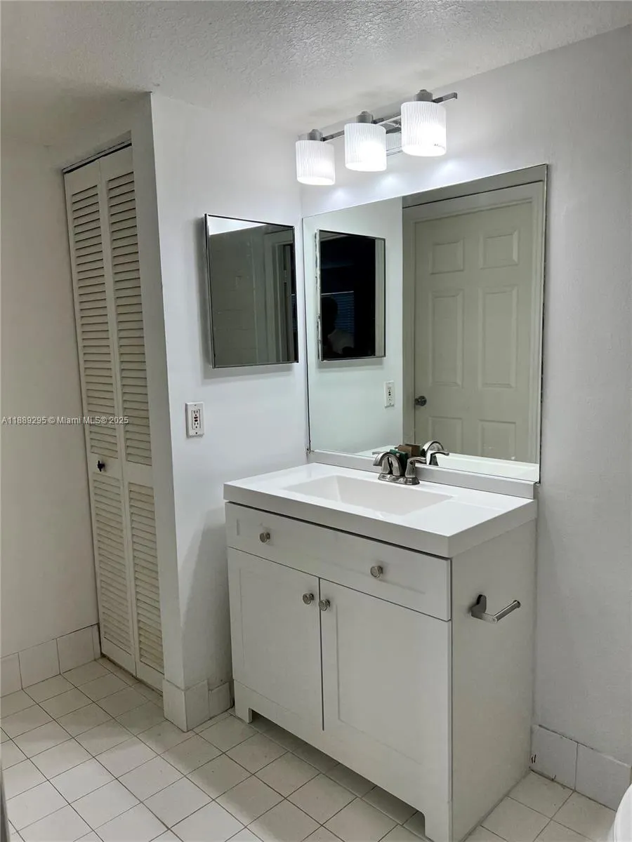 4171 San Marino Blvd, #203