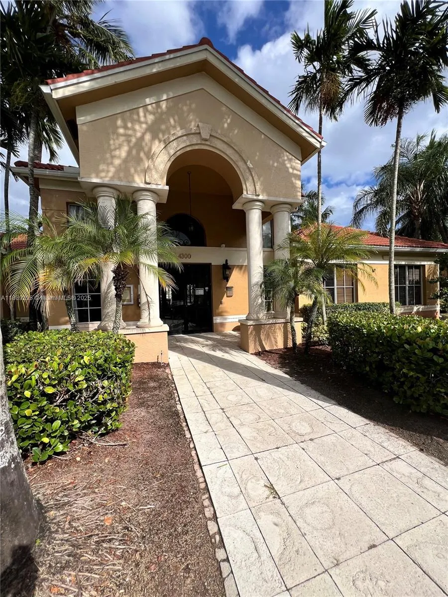 4171 San Marino Blvd, #203