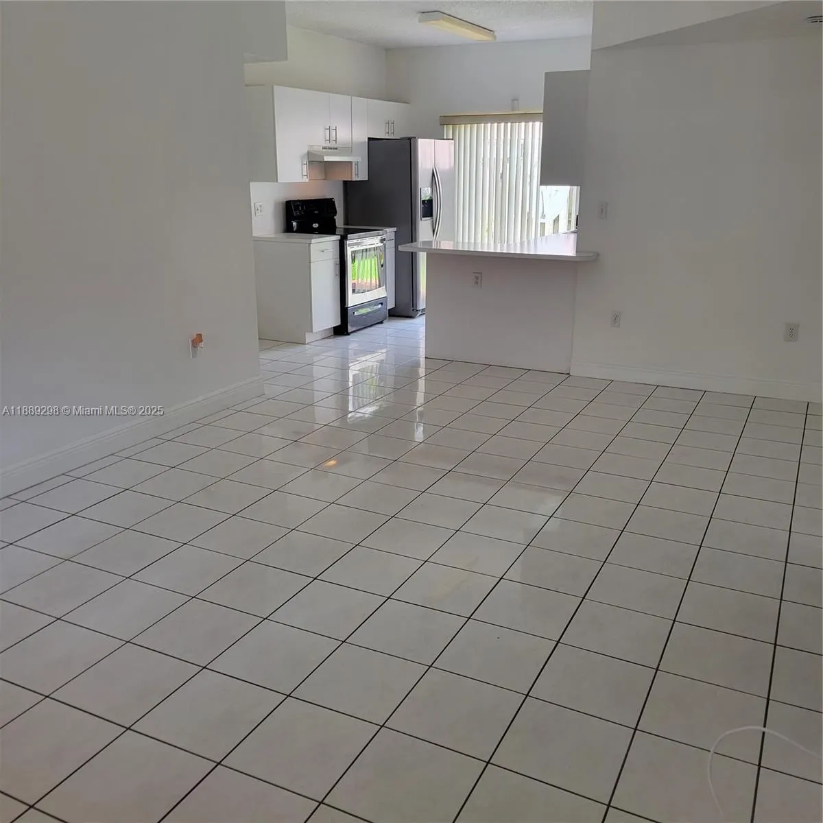 8019 Lake Dr, #102