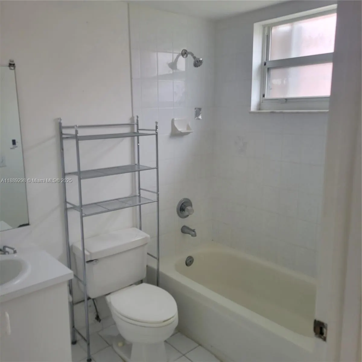 8019 Lake Dr, #102