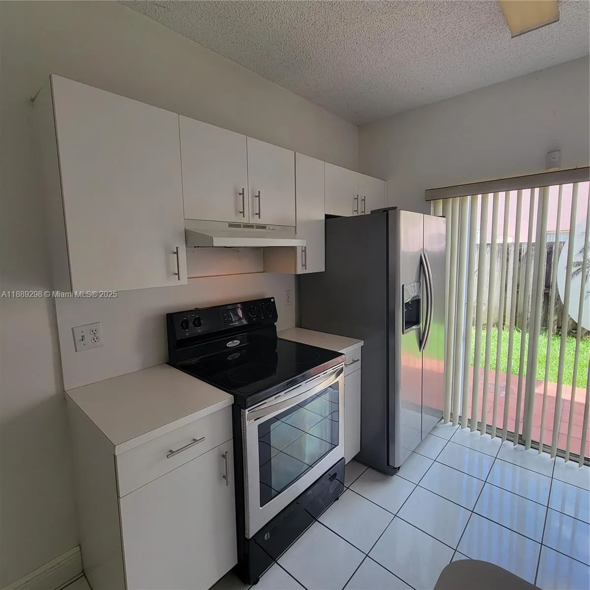 8019 Lake Dr, #102