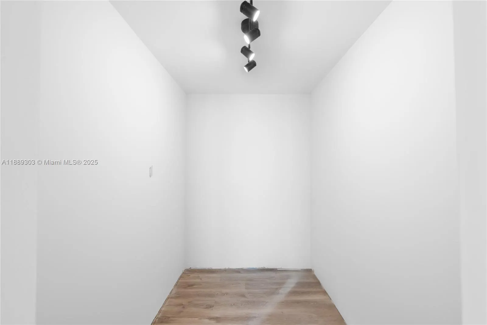 2655 Collins Ave, #2408