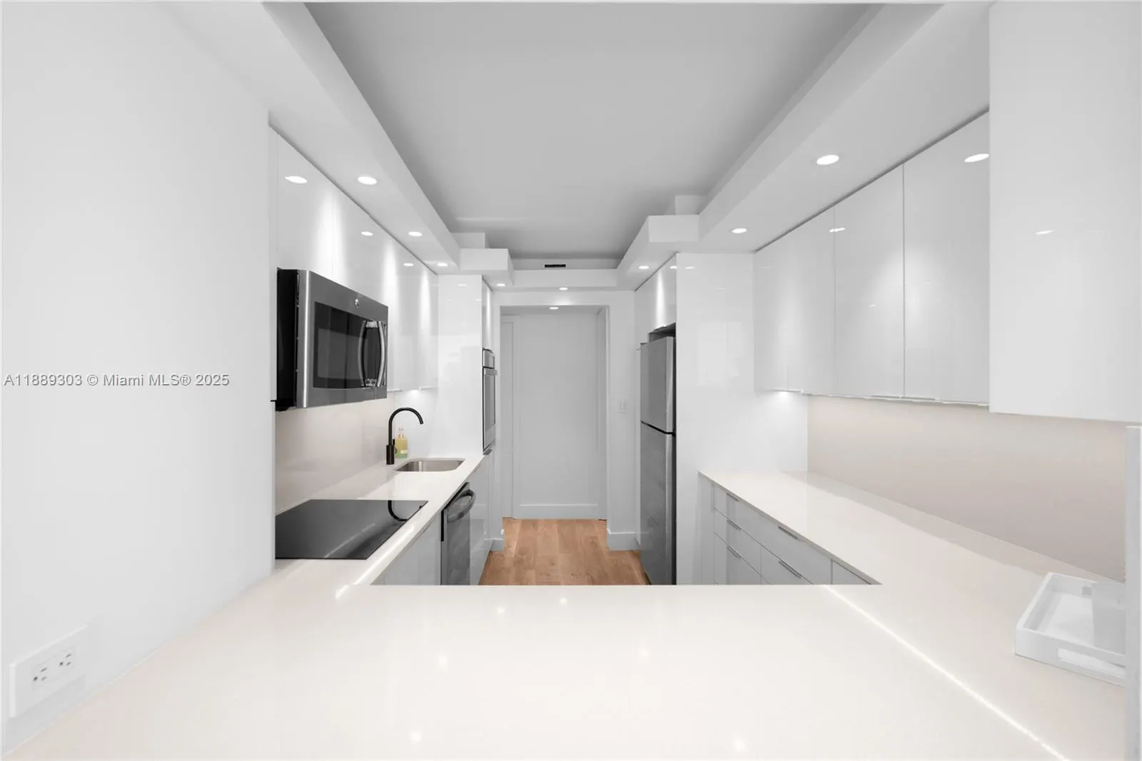 2655 Collins Ave, #2408