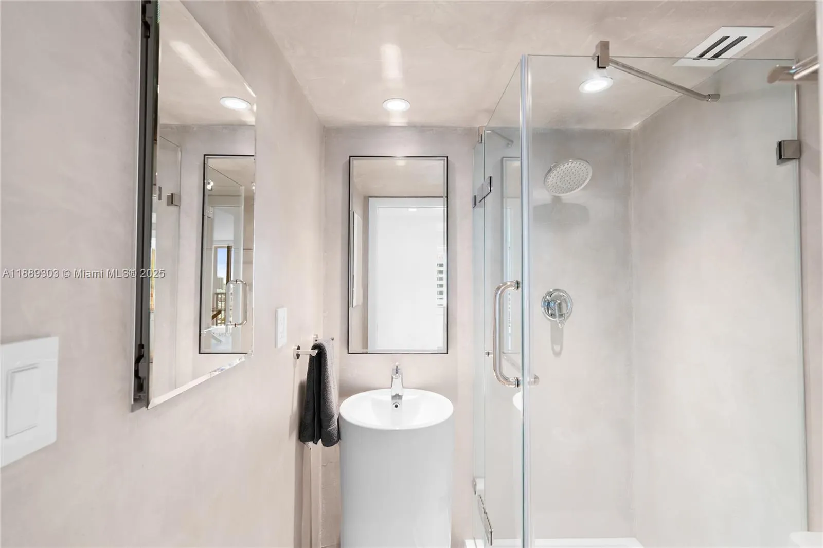 2655 Collins Ave, #2408
