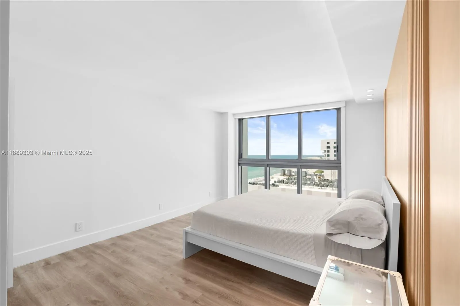 2655 Collins Ave, #2408