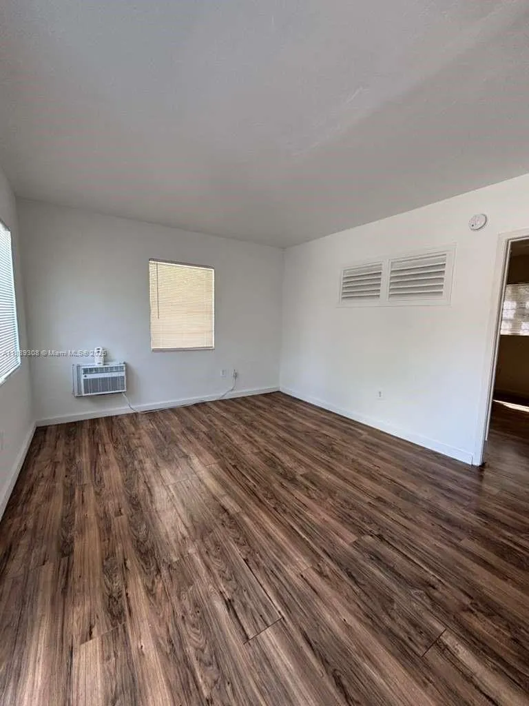 146 NE 55th St, #148
