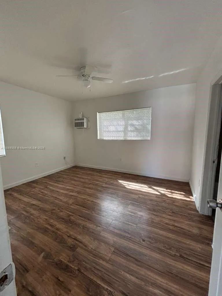 146 NE 55th St, #148