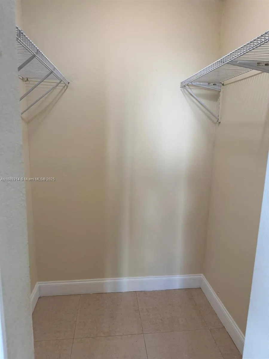 2310 W 60th St, #7-G