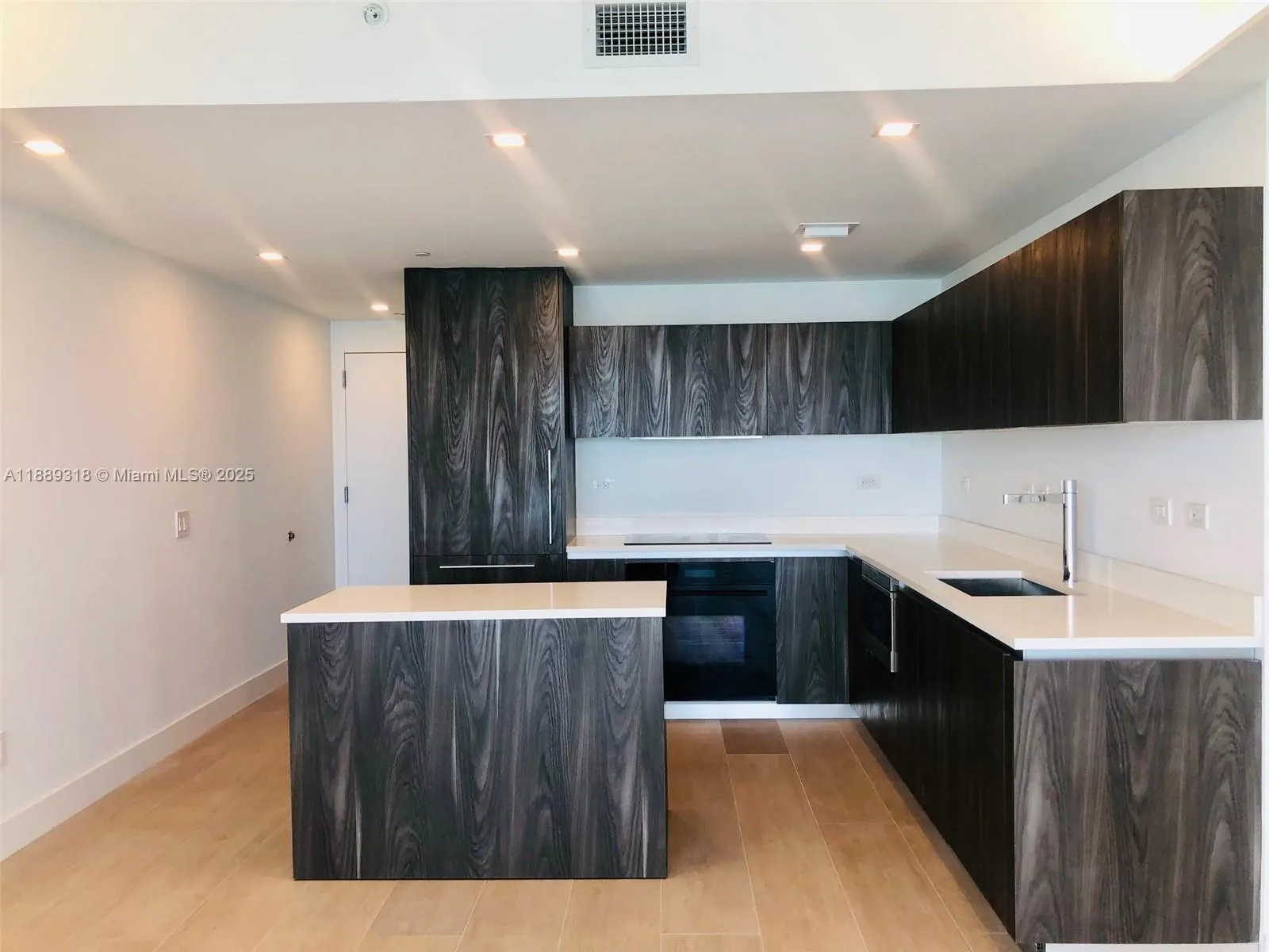 3131 NE 7TH AVENUE, #2705