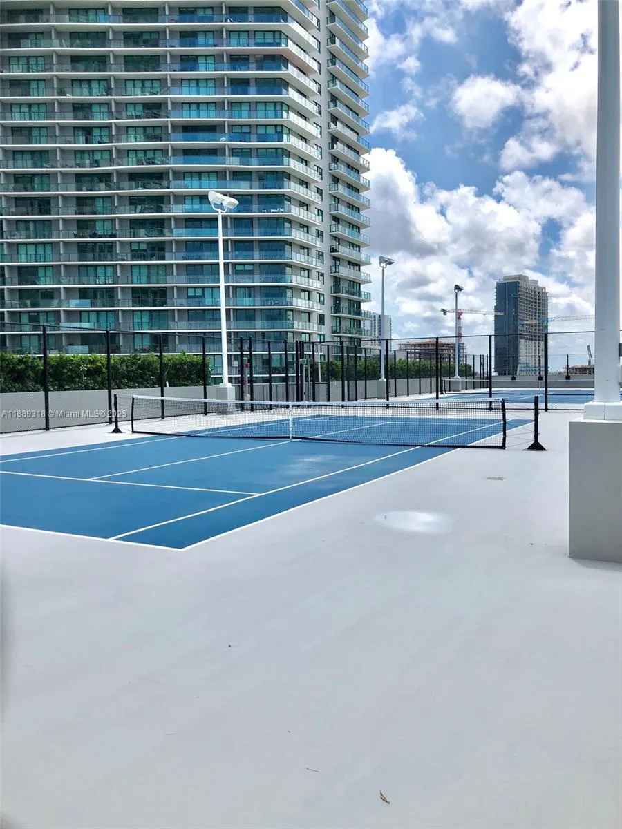 3131 NE 7TH AVENUE, #2705