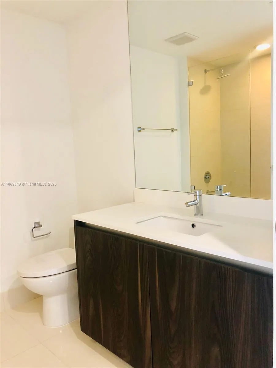 3131 NE 7TH AVENUE, #2705