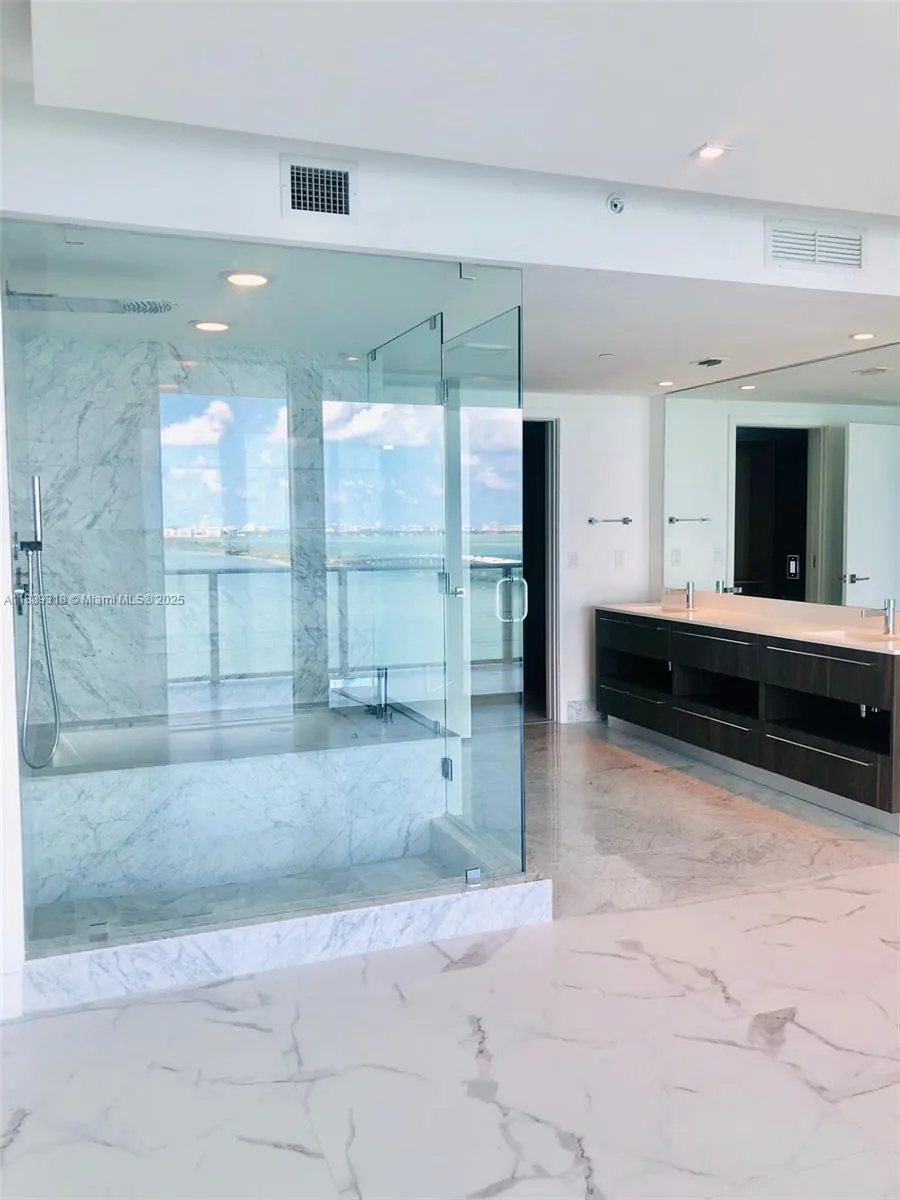 3131 NE 7TH AVENUE, #2705