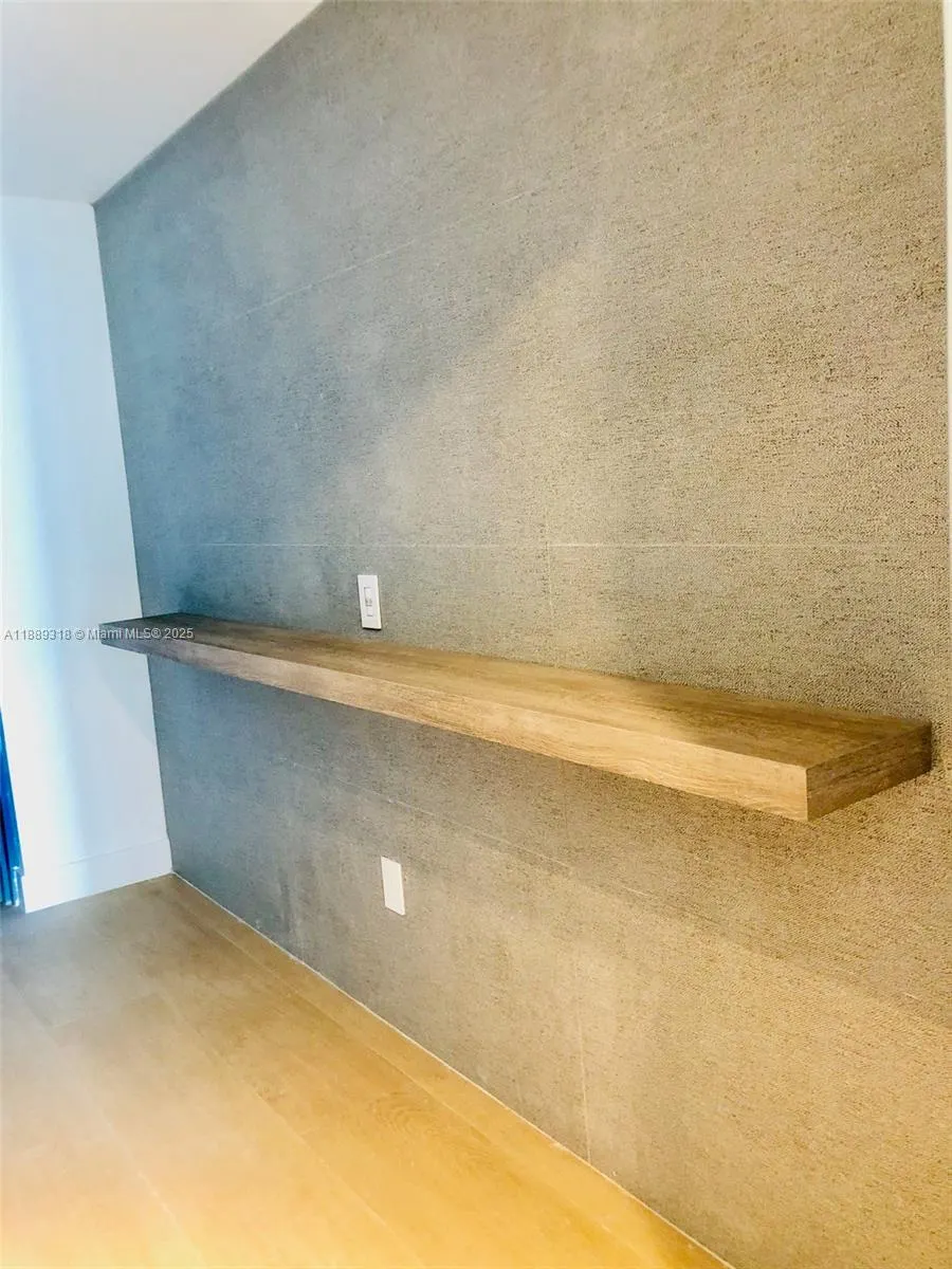 3131 NE 7TH AVENUE, #2705