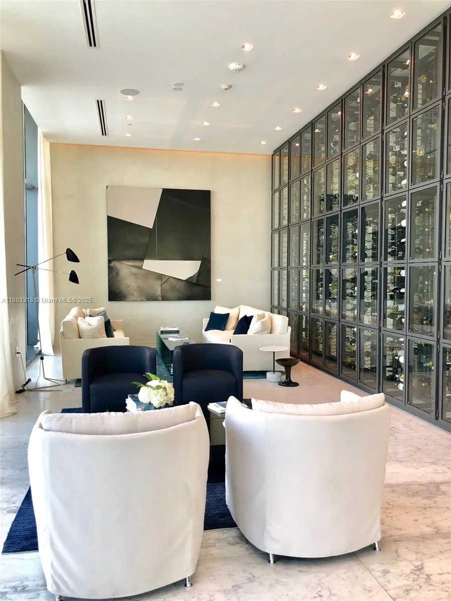 3131 NE 7TH AVENUE, #2705