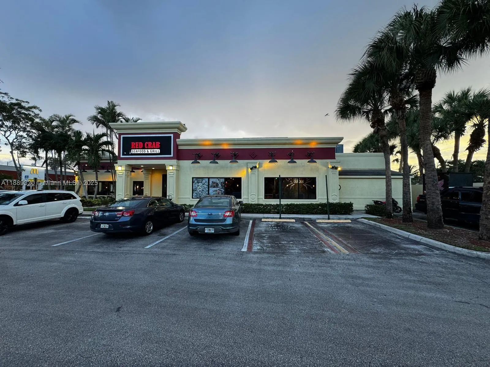 3825 W Hillsboro Blvd