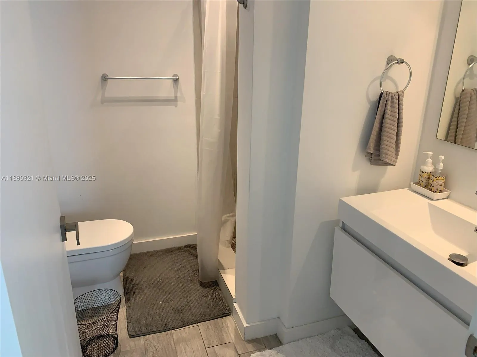 1035 Euclid Ave, #26