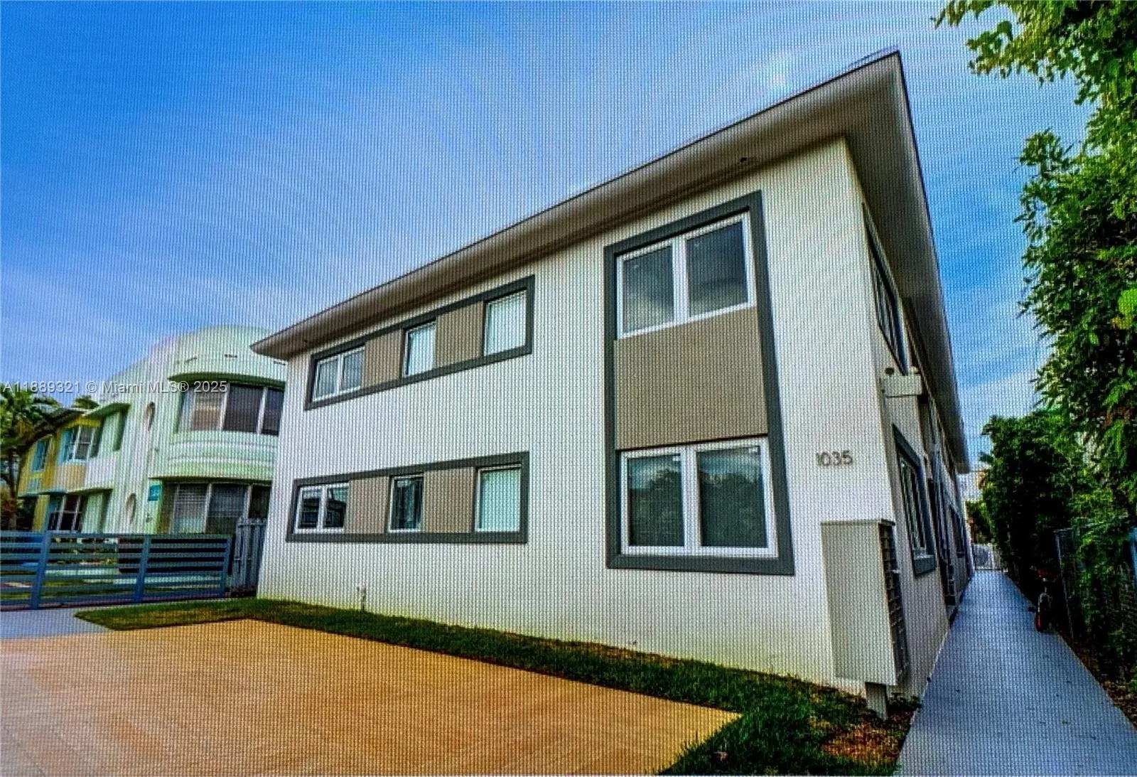 1035 Euclid Ave, #26