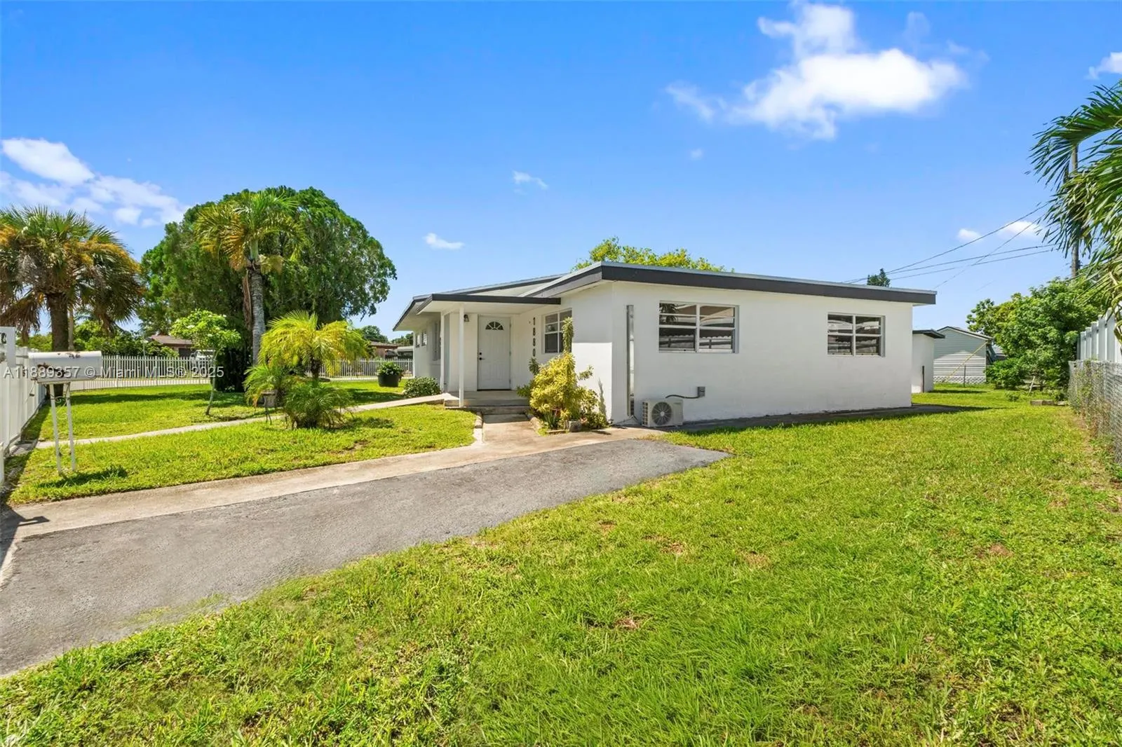 18800 NW 39th Ct