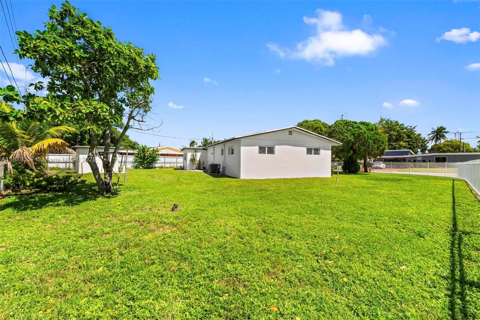18800 NW 39th Ct