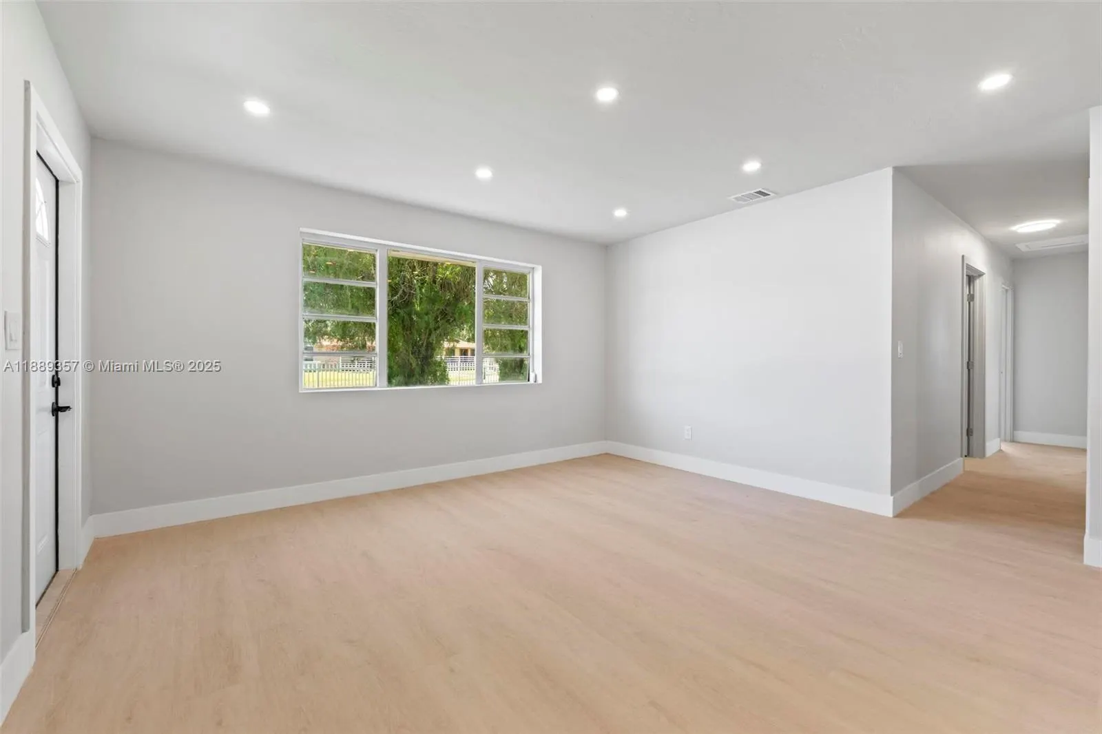 18800 NW 39th Ct