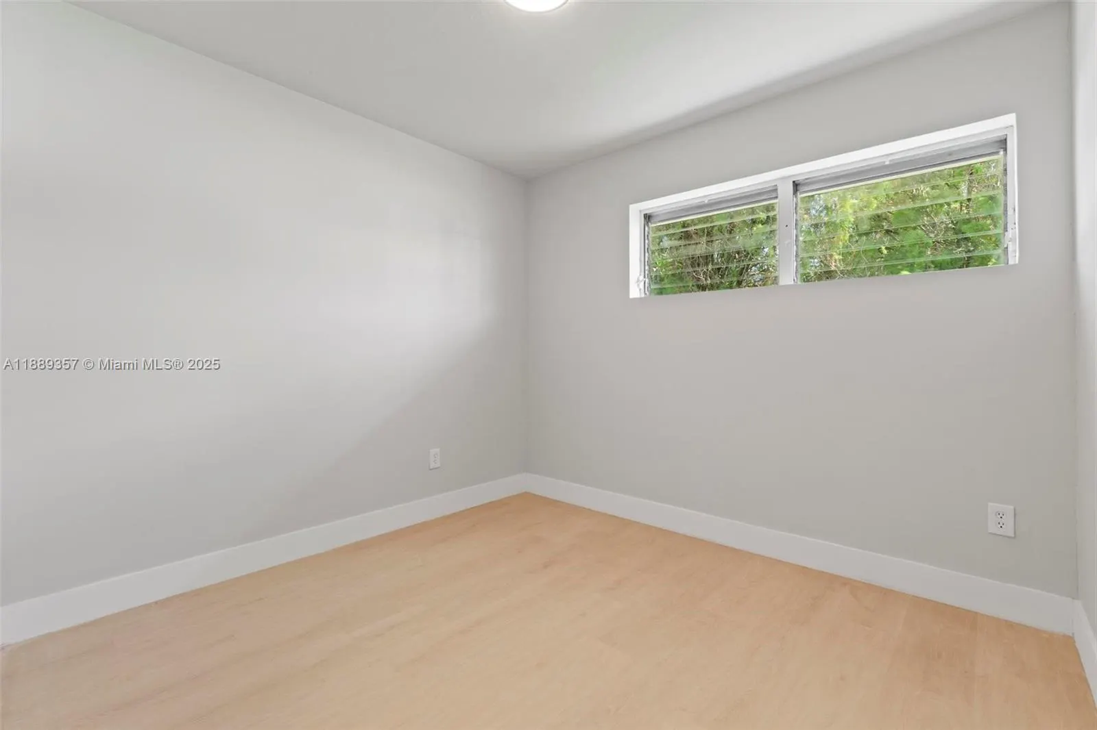 18800 NW 39th Ct