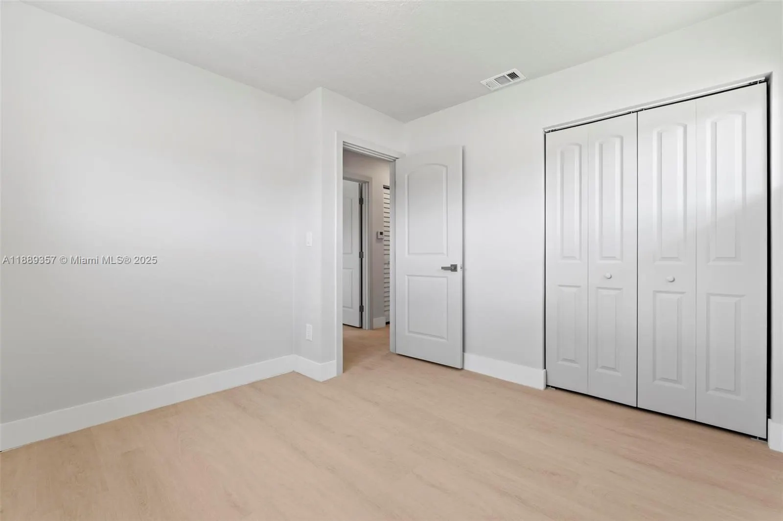 18800 NW 39th Ct