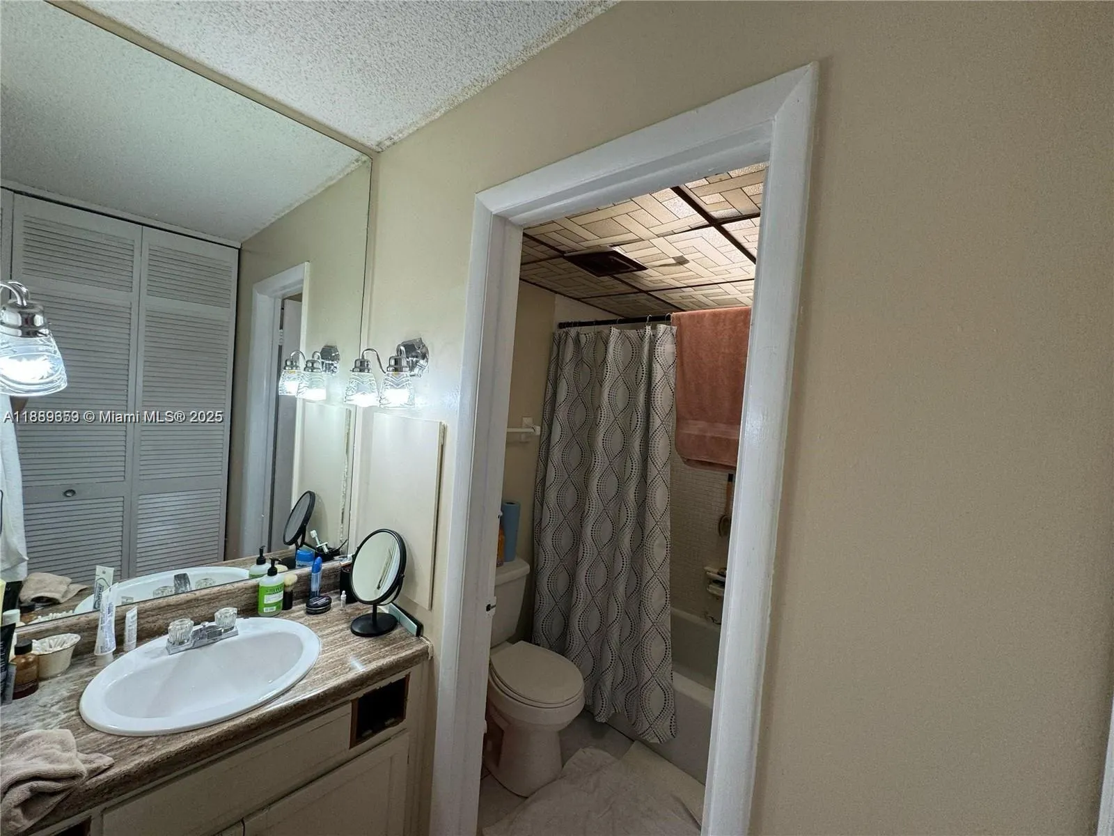 3720 Inverrary Dr, #1N
