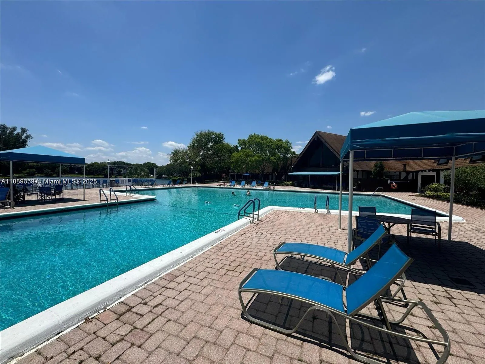 3720 Inverrary Dr, #1N