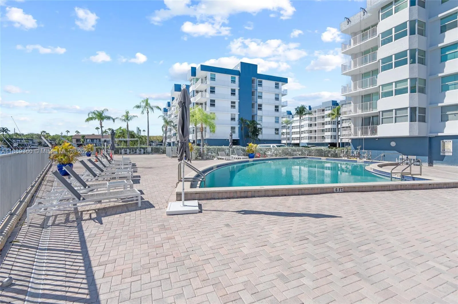 16565 NE 26th Ave, #6C