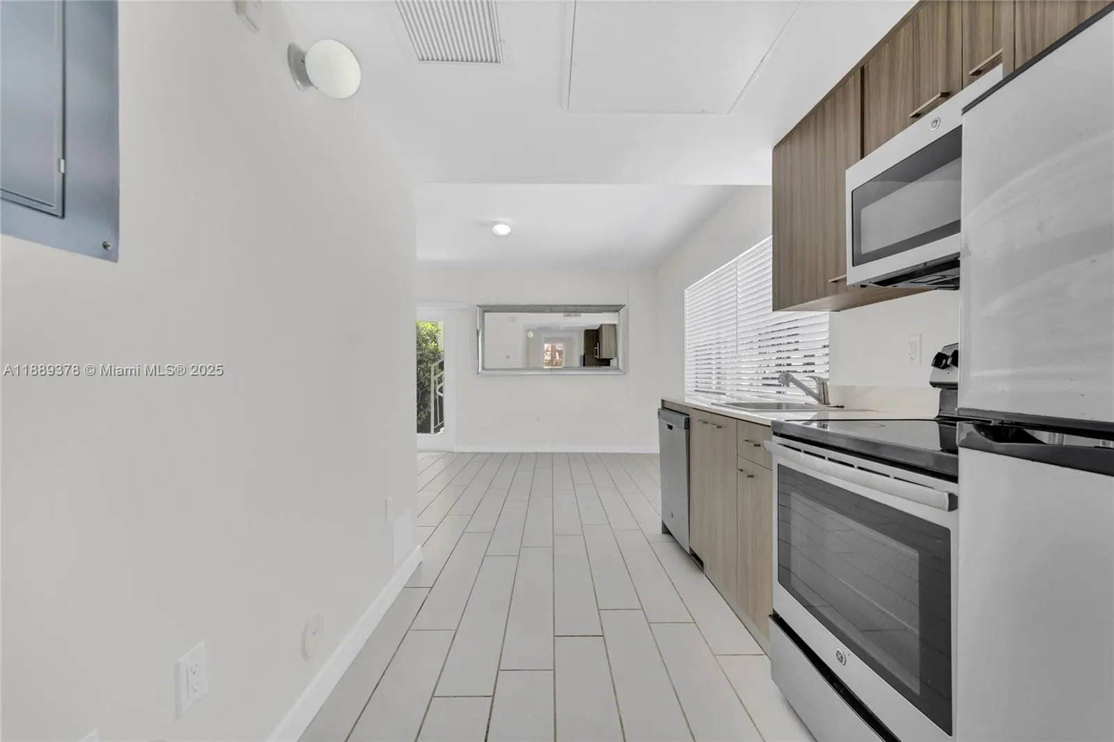 740 Meridian Ave, #18