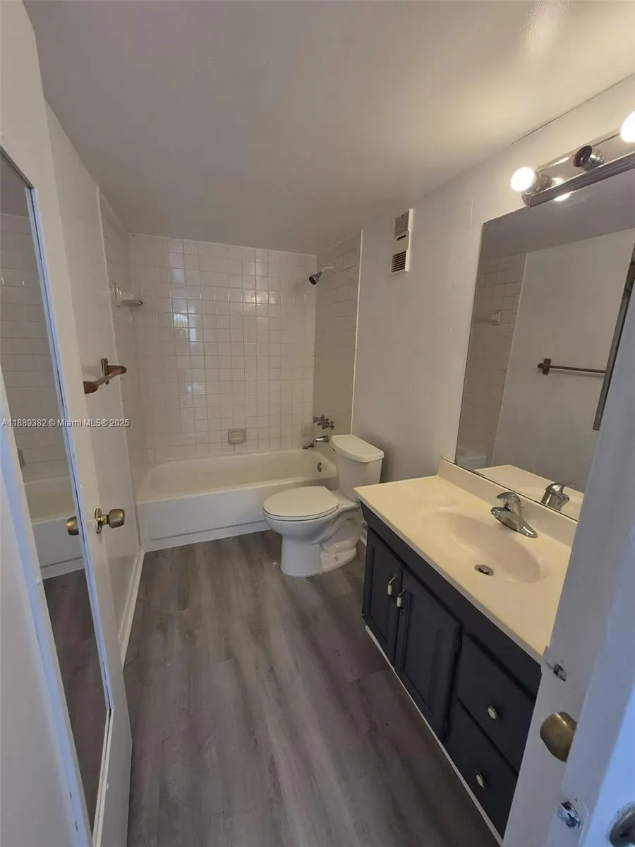 2022 NW 43rd Ter, #5
