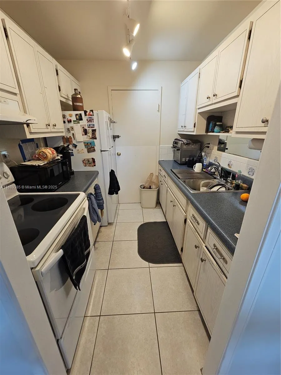 900 NE 18th Ave, #709