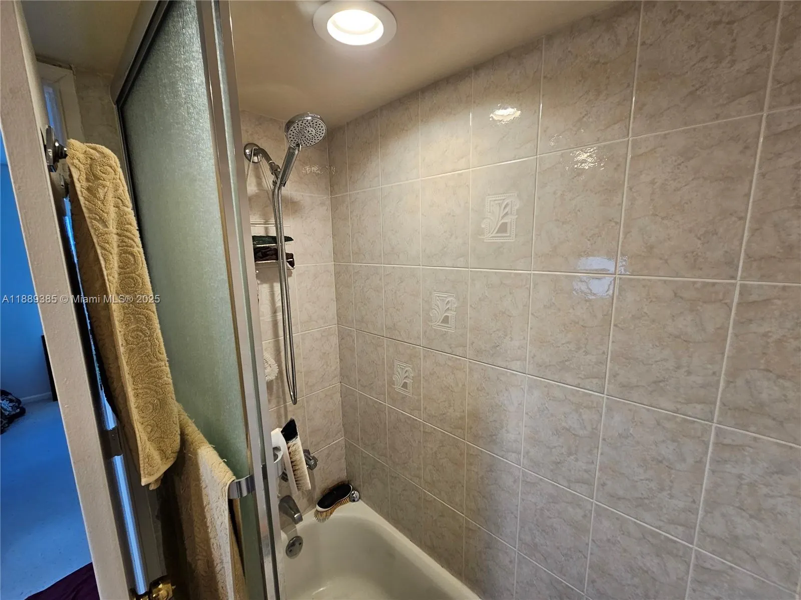900 NE 18th Ave, #709