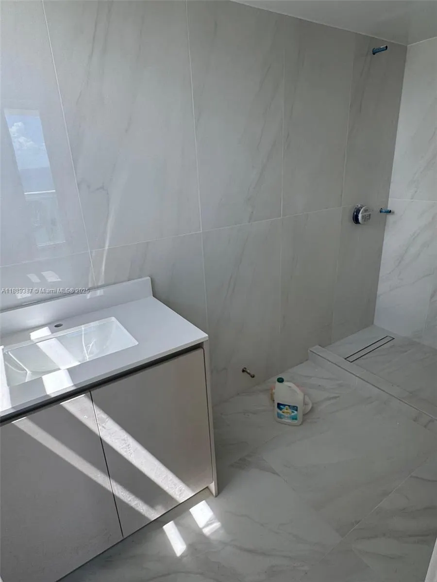3001 S Ocean Dr, #511